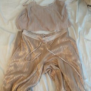 Victoria's Secret Shimmering Gold set 

please message before buying!!